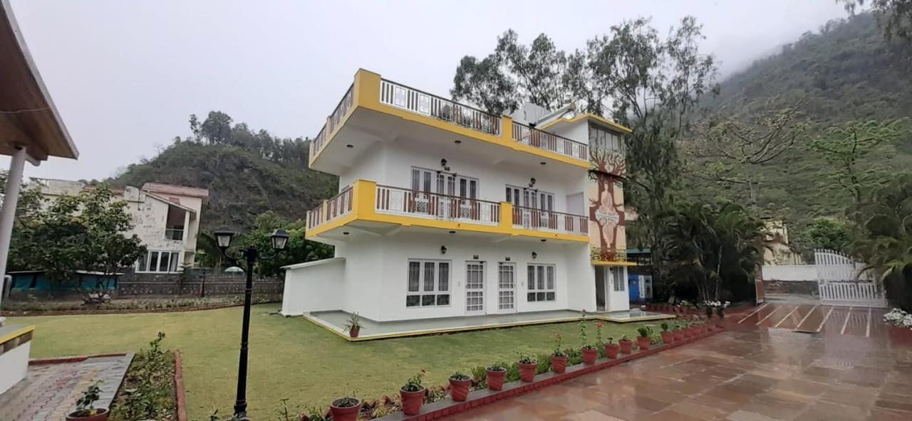 Four Banyans Spirit & Nature Resort Raipur  Экстерьер фото