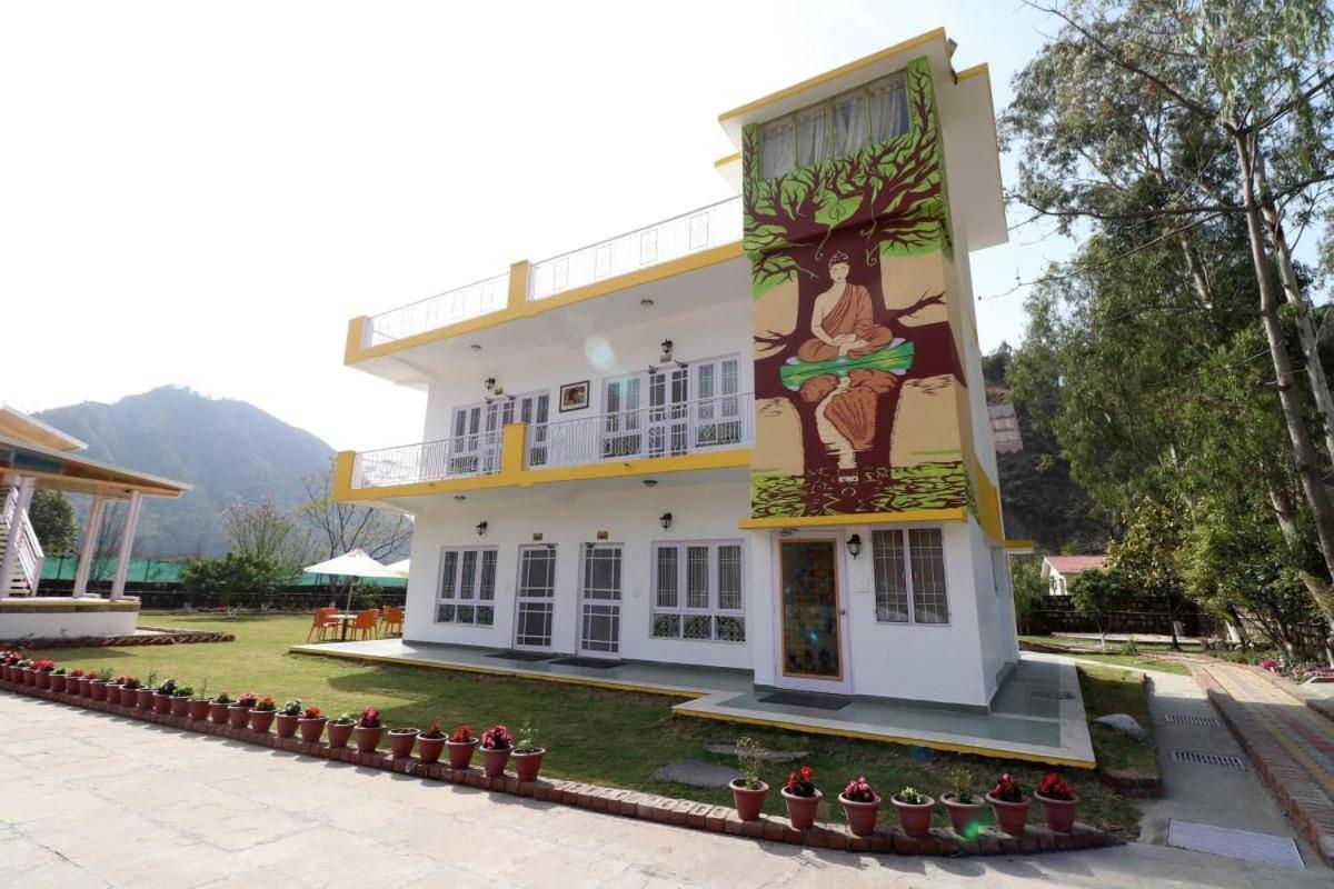 Four Banyans Spirit & Nature Resort Raipur  Экстерьер фото