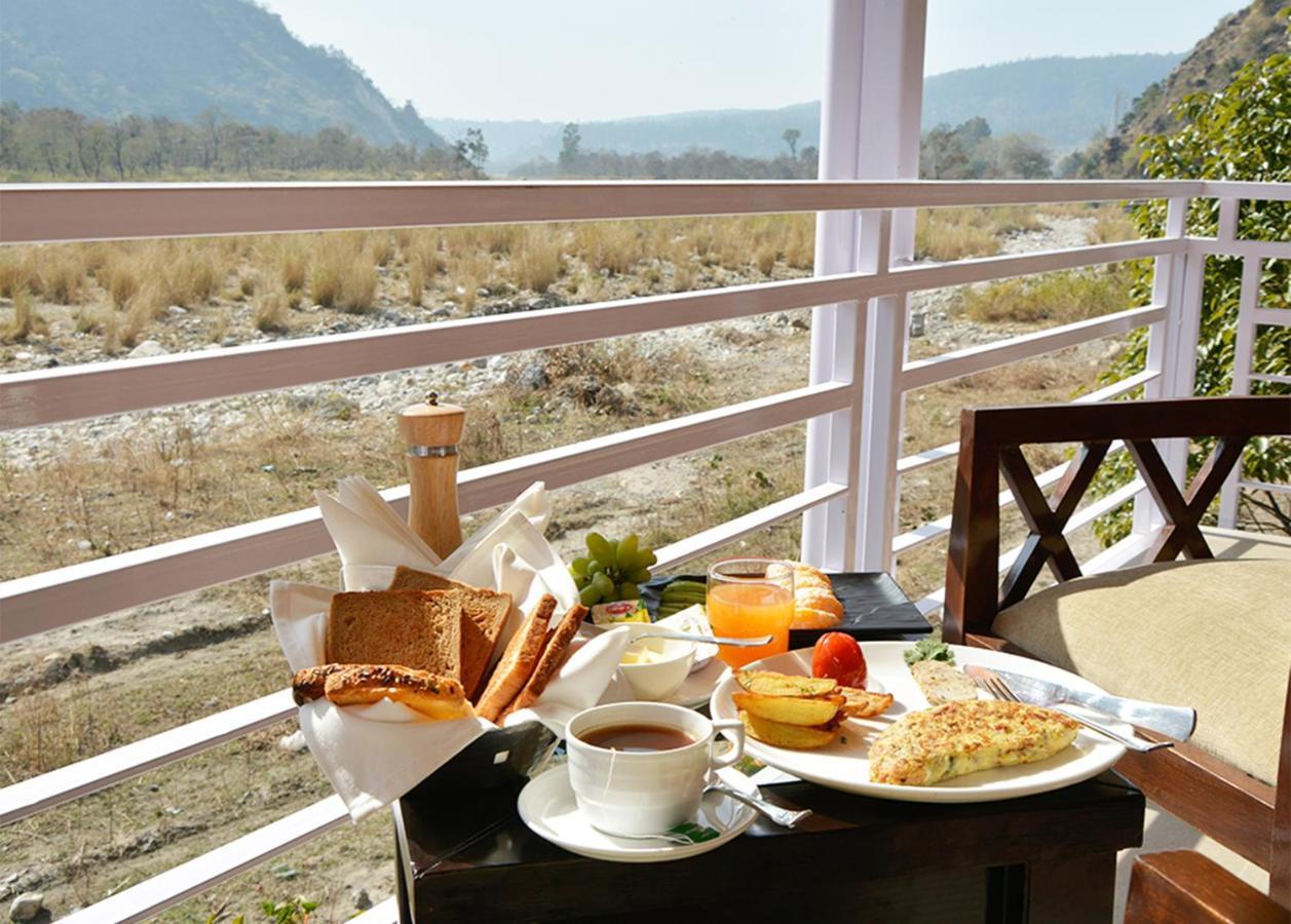 Four Banyans Spirit & Nature Resort Raipur  Экстерьер фото