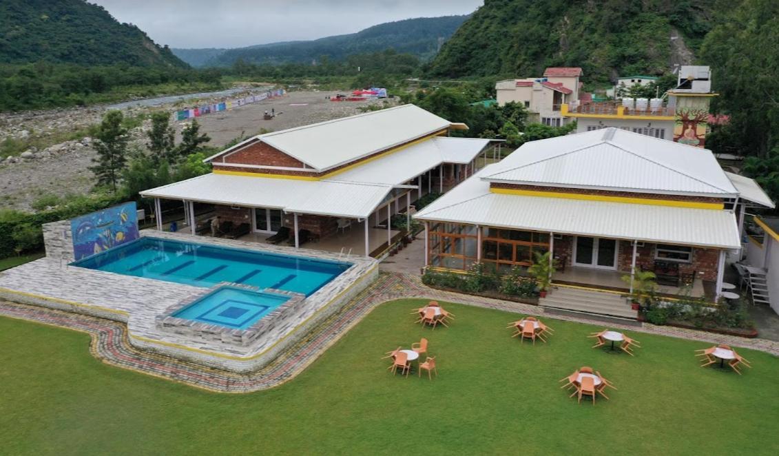 Four Banyans Spirit & Nature Resort Raipur  Экстерьер фото