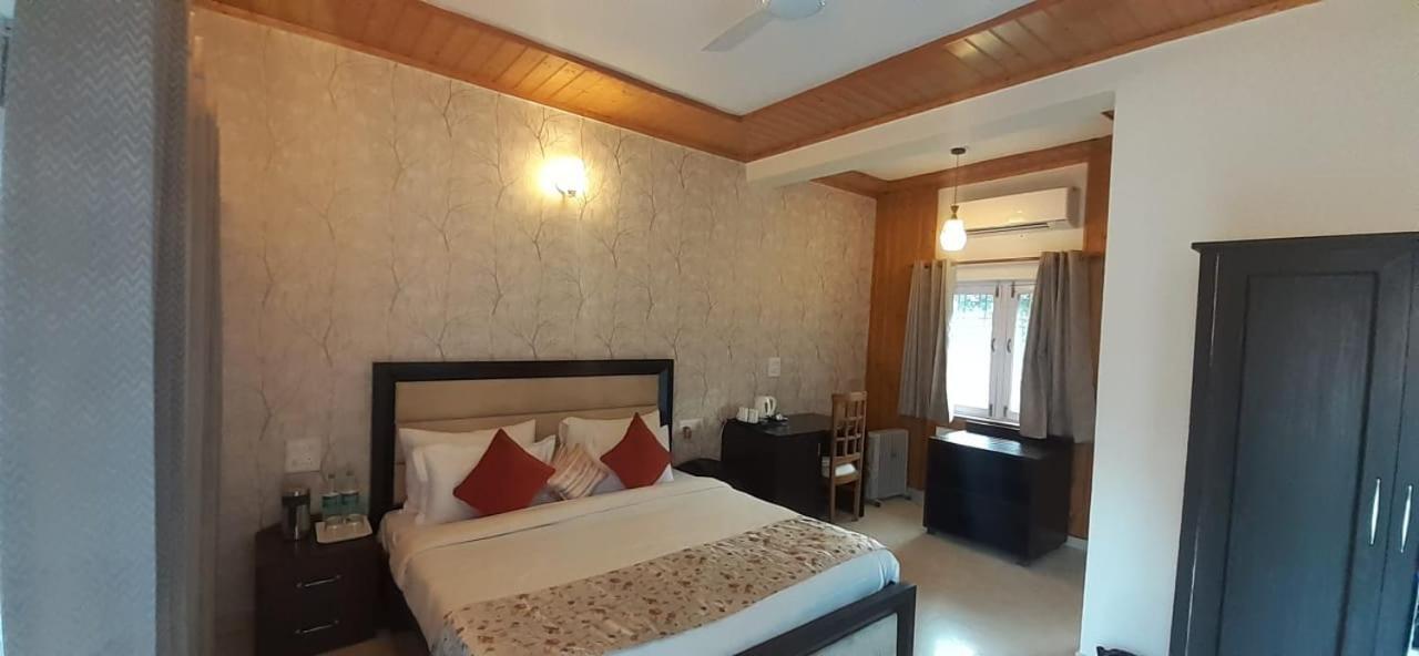 Four Banyans Spirit & Nature Resort Raipur  Экстерьер фото