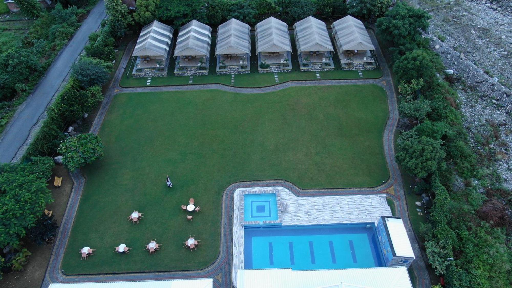 Four Banyans Spirit & Nature Resort Raipur  Экстерьер фото