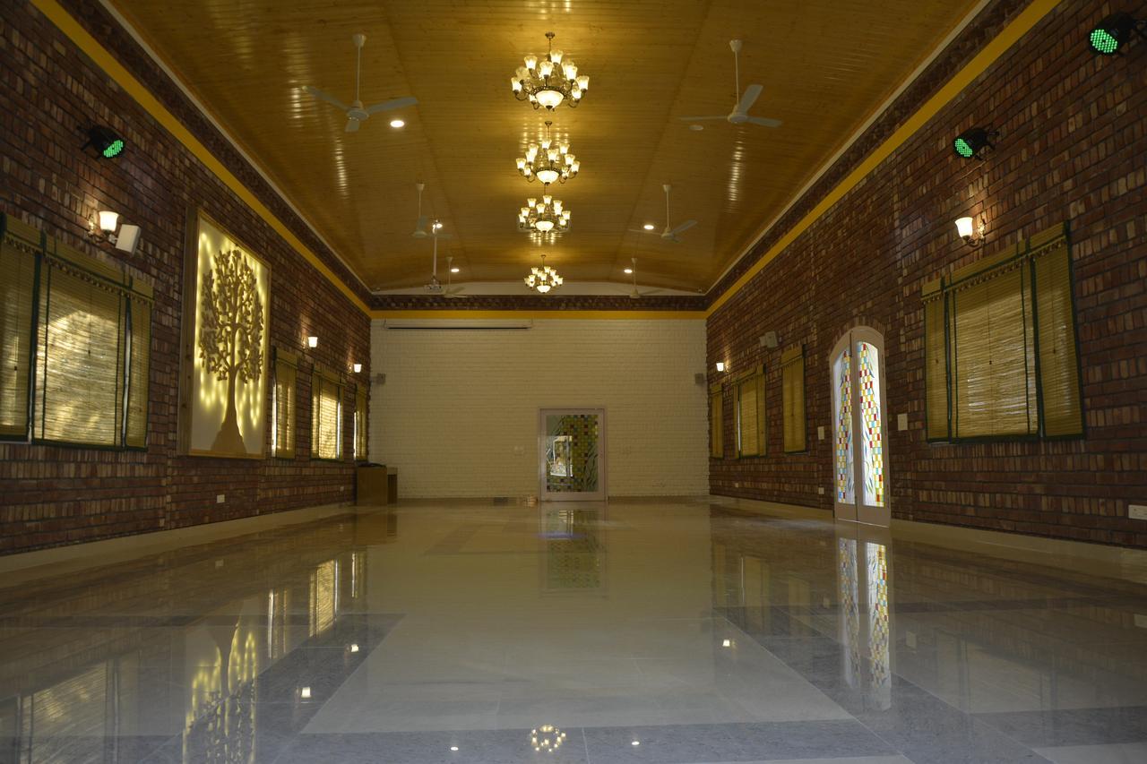 Four Banyans Spirit & Nature Resort Raipur  Экстерьер фото