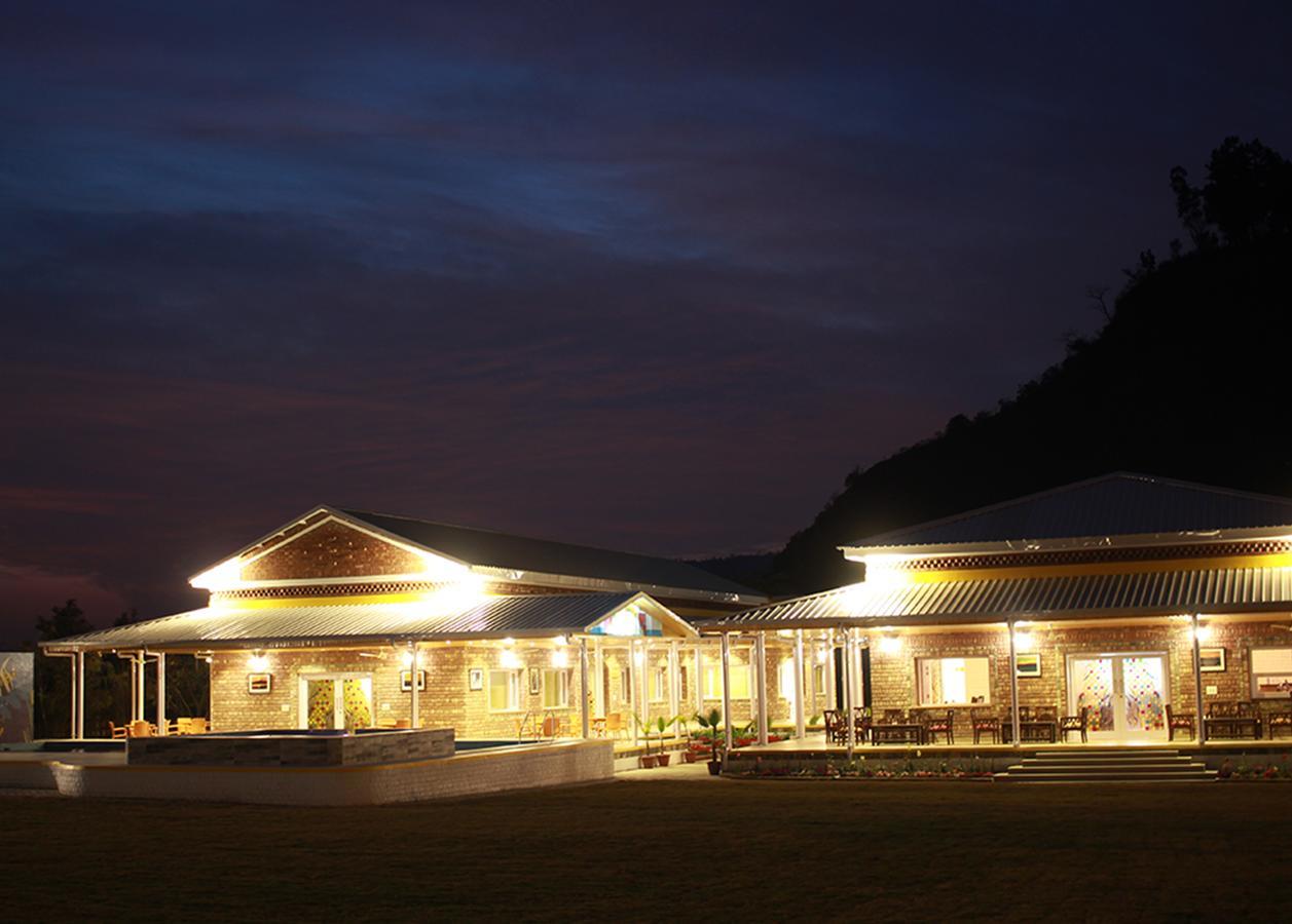 Four Banyans Spirit & Nature Resort Raipur  Экстерьер фото